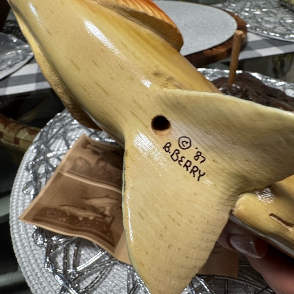 Vintage 1987 Handcrafted Brown Trout Sculpture on Driftwood Base! - Picture 2 of 11